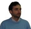 Mateus Mendes de perfil, camisola azul